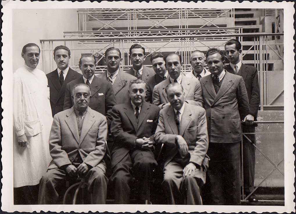 otografía de Nicasio Benlloch Giner (1888-1957) con su equipo del Hospital Provincial de Valencia