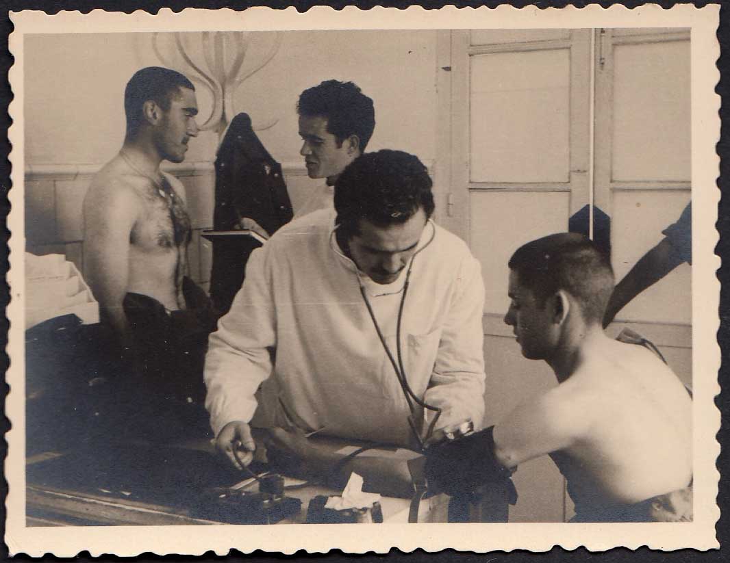 Reconocimiento médico en un cuartel de Melilla