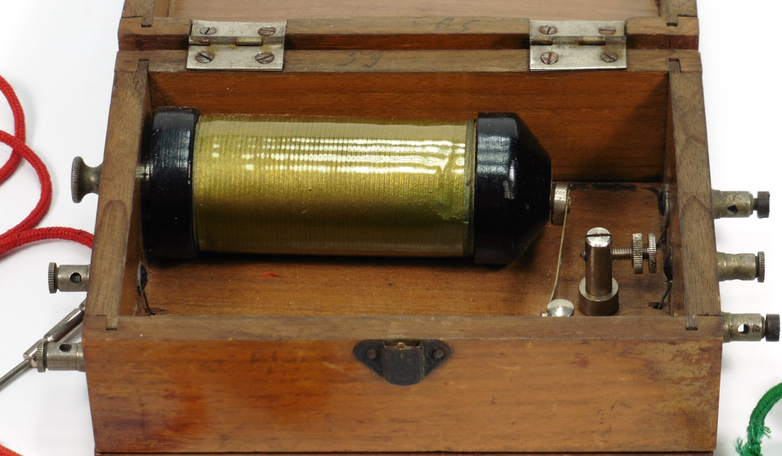 Aparato de electroterapia (Corriente farádica)