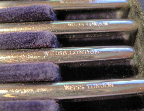 Escalpelos para cirug&iacute;a oftalmol&oacute;gica