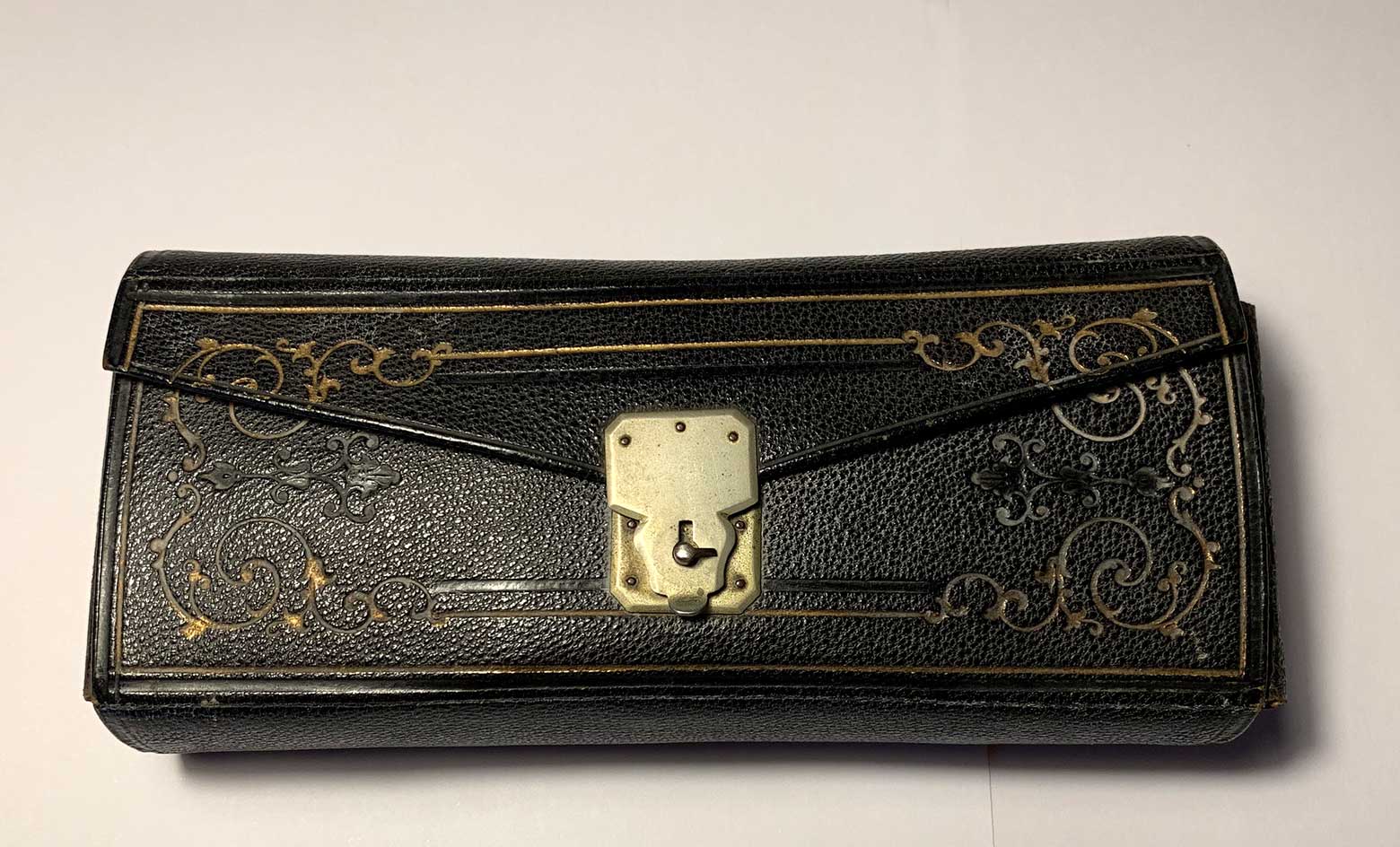 Estuche de instrumentos de cirugía menor